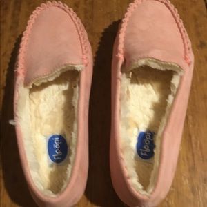 Moccasin slippers